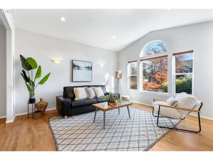 Property Photo:  780 Henderson Rd  OR 97031