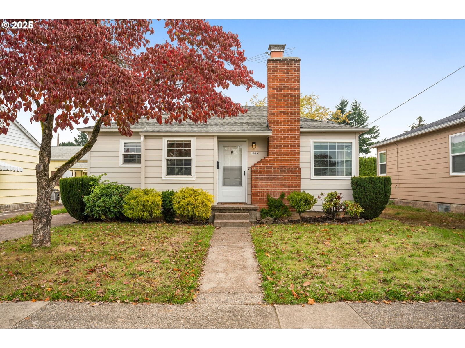 Property Photo:  1814 SE 92nd Ave  OR 97216
