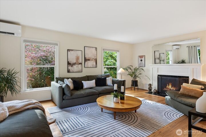 Property Photo:  11307  24th Avenue NE  WA 98125 