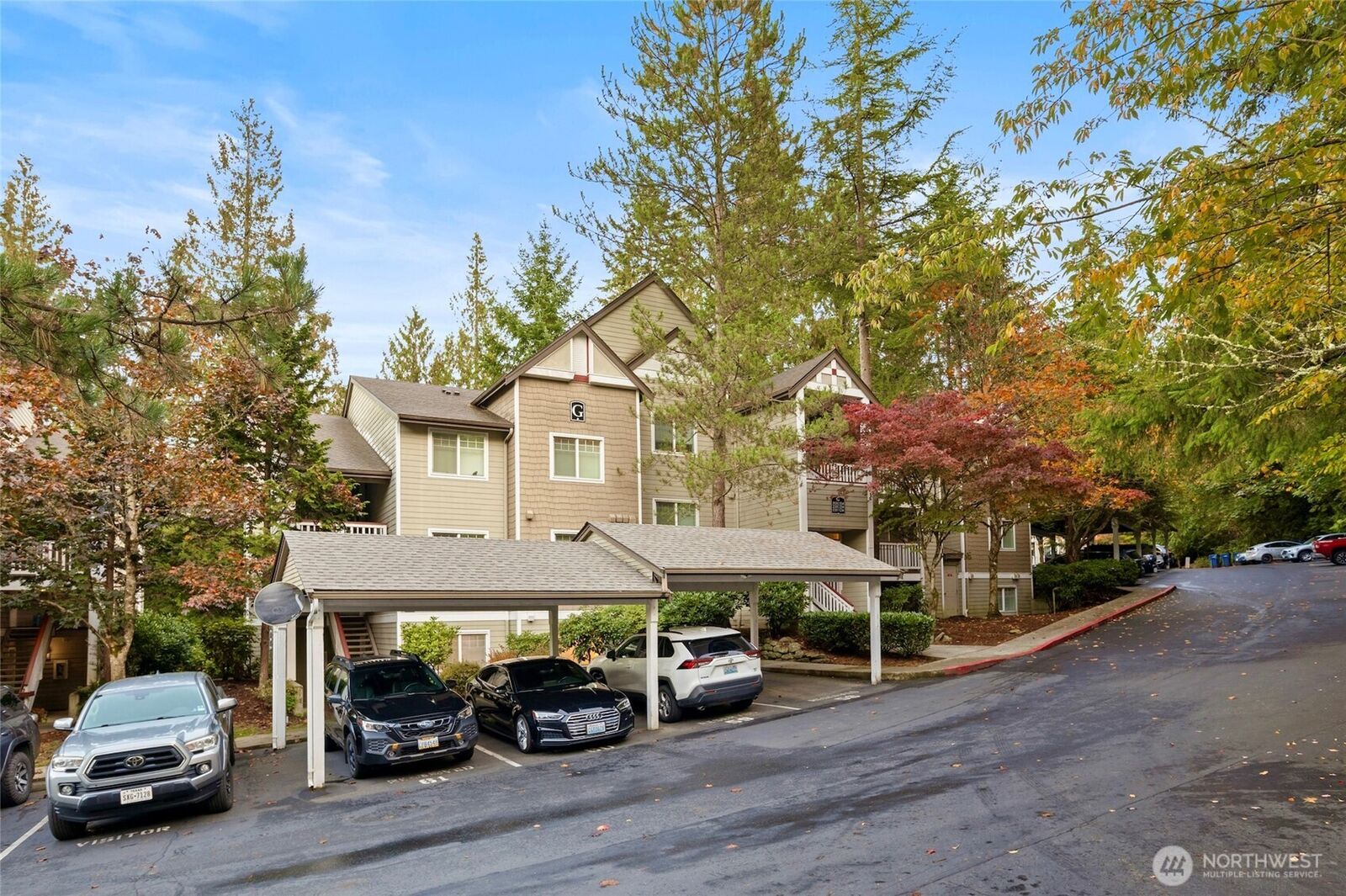 Property Photo:  18501 SE Newport Way G132  WA 98027 