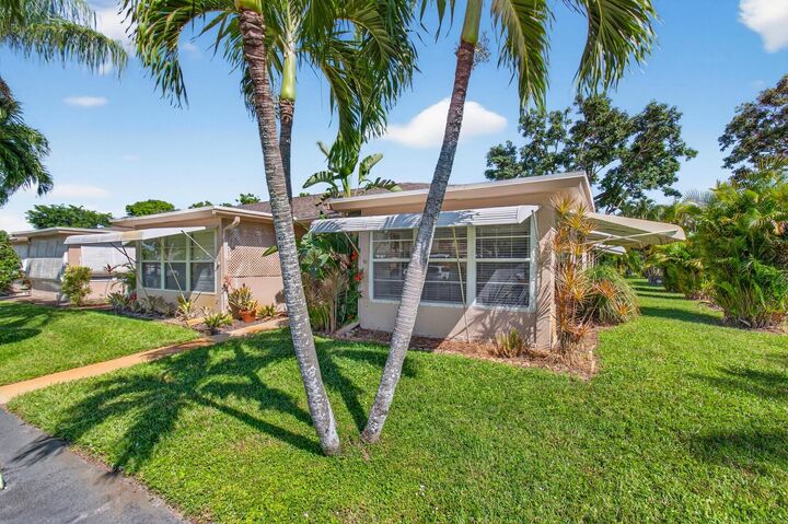 Property Photo: 1305 High Point Way SE D FL 33445