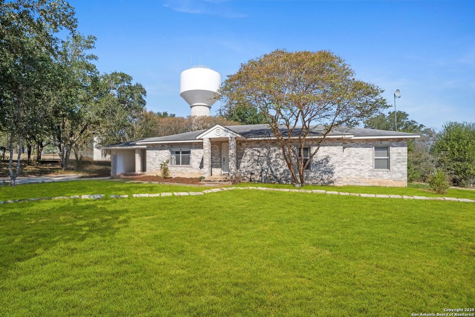 Property Photo: 245 Bluffcreek TX 78121