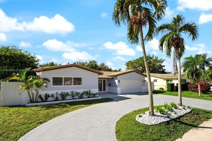 Property Photo:  5512 Grant St  FL 33021