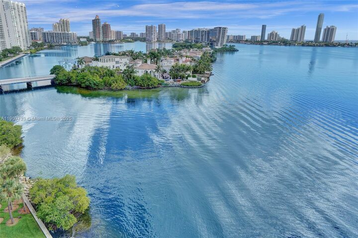 Property Photo:  3000 Island Blvd 1106  FL 33160 