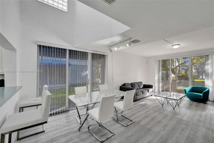 Property Photo:  2334 SW 82nd Ter  FL 33068