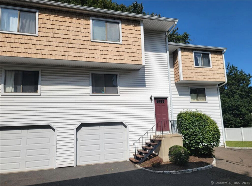 Property Photo:  825 Hope Street Apt 4  CT 06907