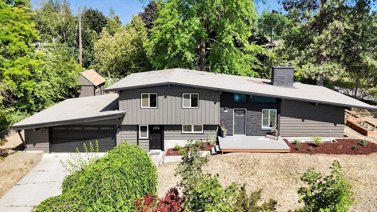 Property Photo:  1917 S Union Rd  WA 99206 