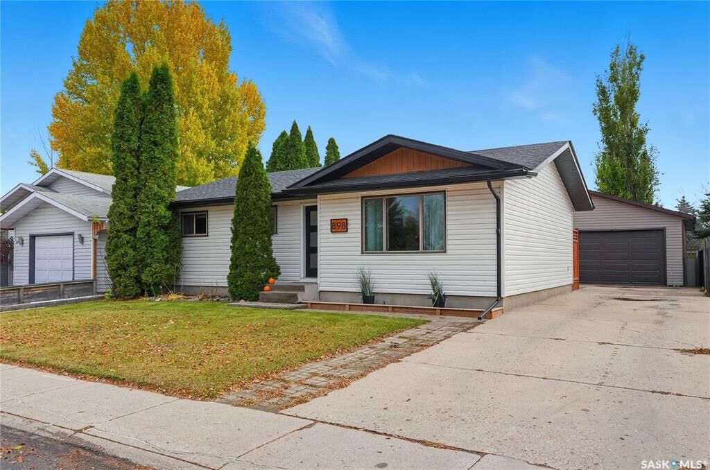 Photo de la propriété: 898 Kingsmere Boulevard SK S7J 4J7
