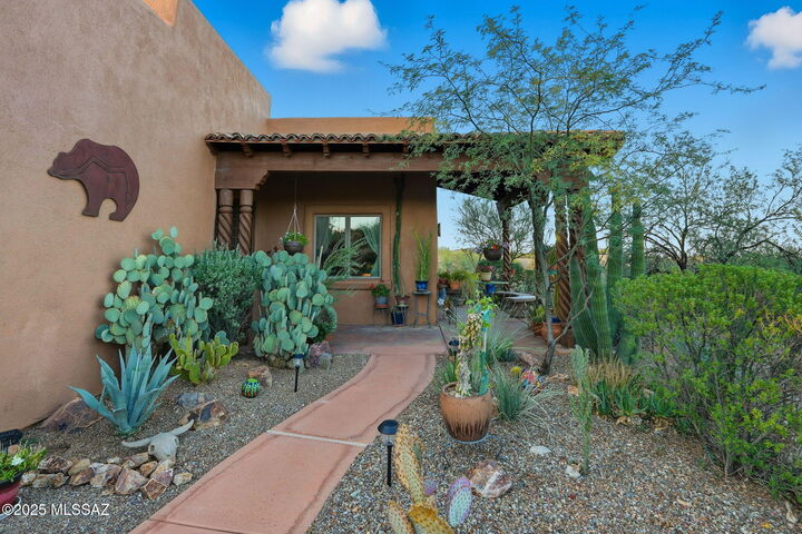 Property Photo:  762 W Placita Quieta  AZ 85622 