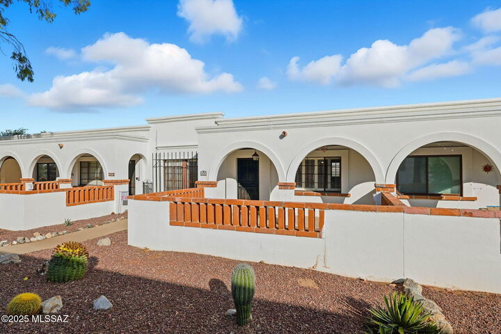 Property Photo:  425 S Paseo Cerro C  AZ 85614 