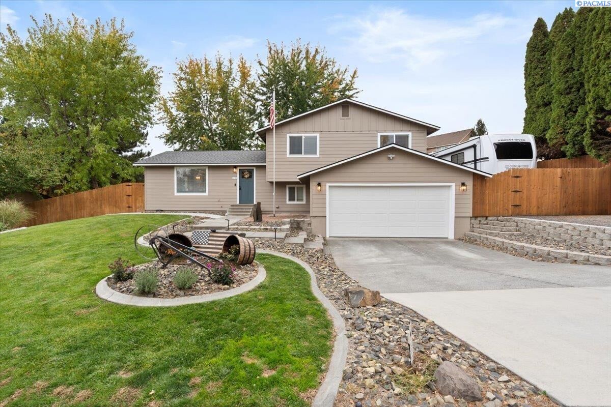 Property Photo:  179 Englewood Dr.  WA 99352
