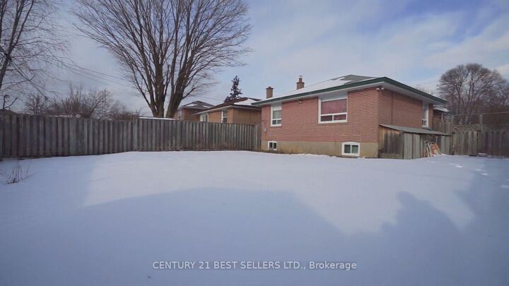 Property Photo: 54 Milford Haven Drive ON M1G 3C8