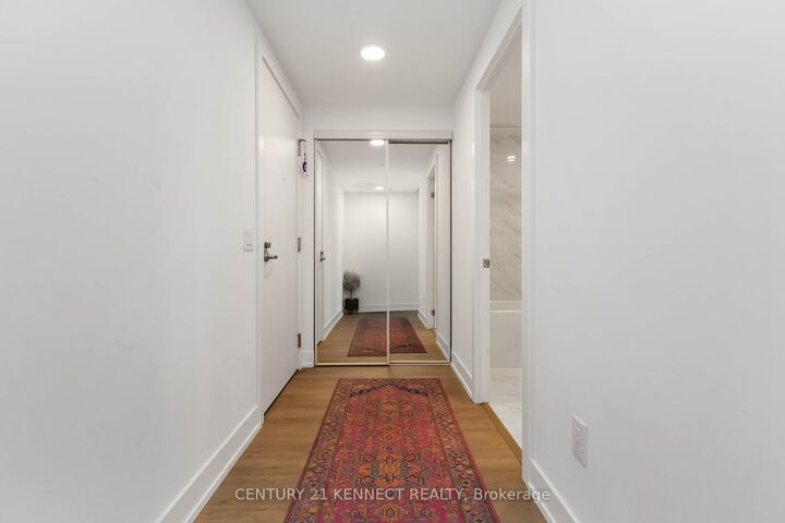 Photo de la propriété:  9 Clegg Road 722  ON L6G 0H3