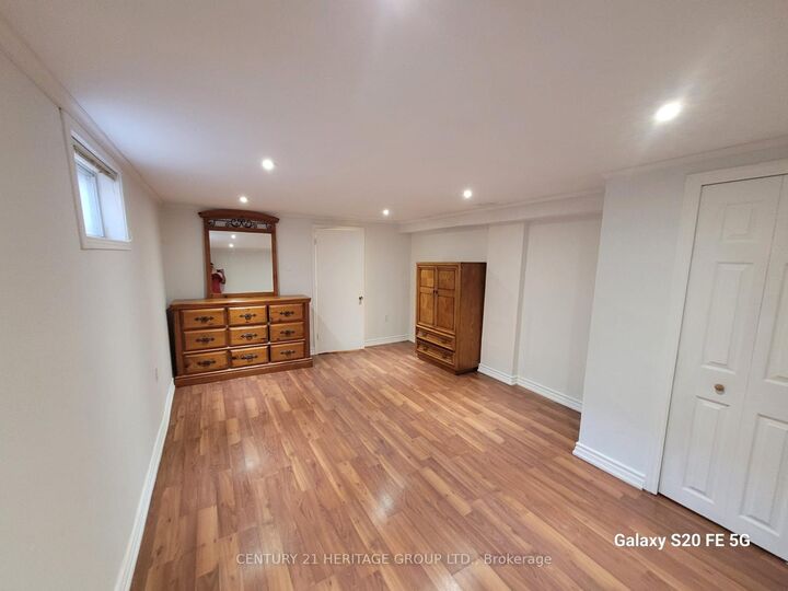 Photo de la propriété:  26 Richardson Drive Basement  ON L4G 1Z1