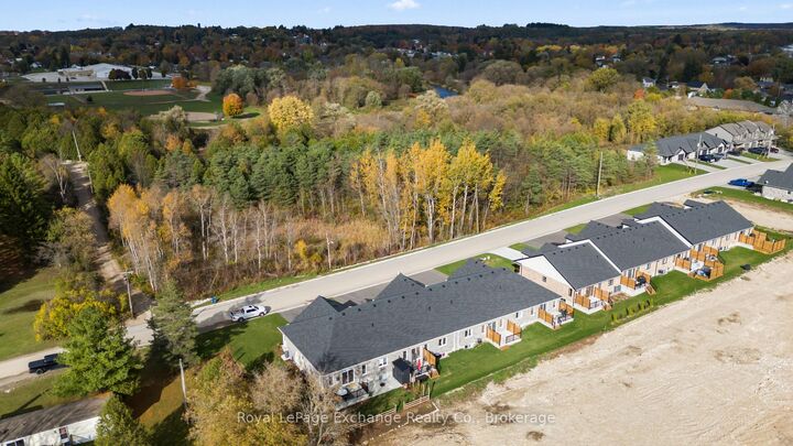 Property Photo:  443 Park St N/A W  ON N0G 1R0 