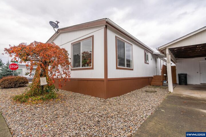 Property Photo:  5032 NE Copper Creek Lp 41  OR 97305 