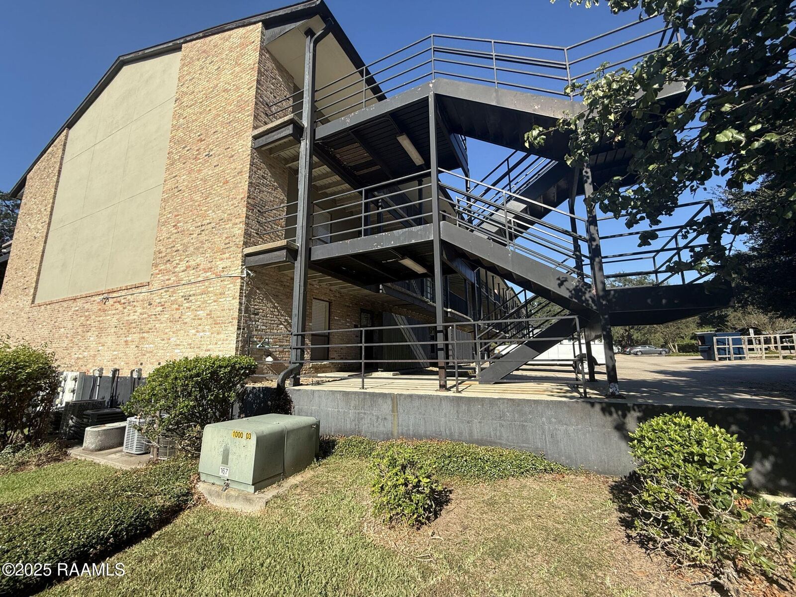 Property Photo: 701 S College Road 109 LA 70503