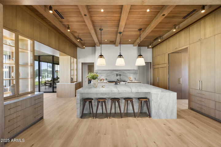 8631 N Avenida Del Sol --  Paradise Valley AZ 85253 photo