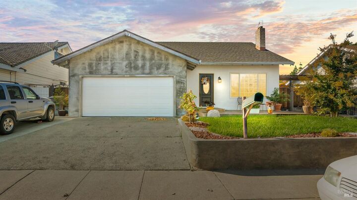Property Photo:  571 Greenwood Drive  CA 95687