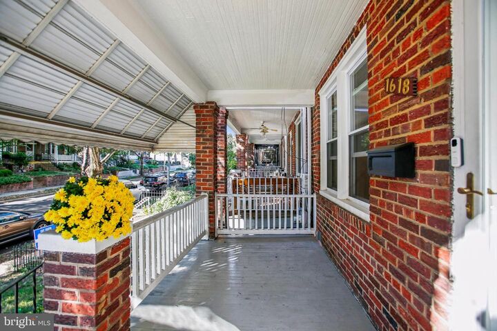 Property Photo:  1618 NE D Street NE  DC 20002