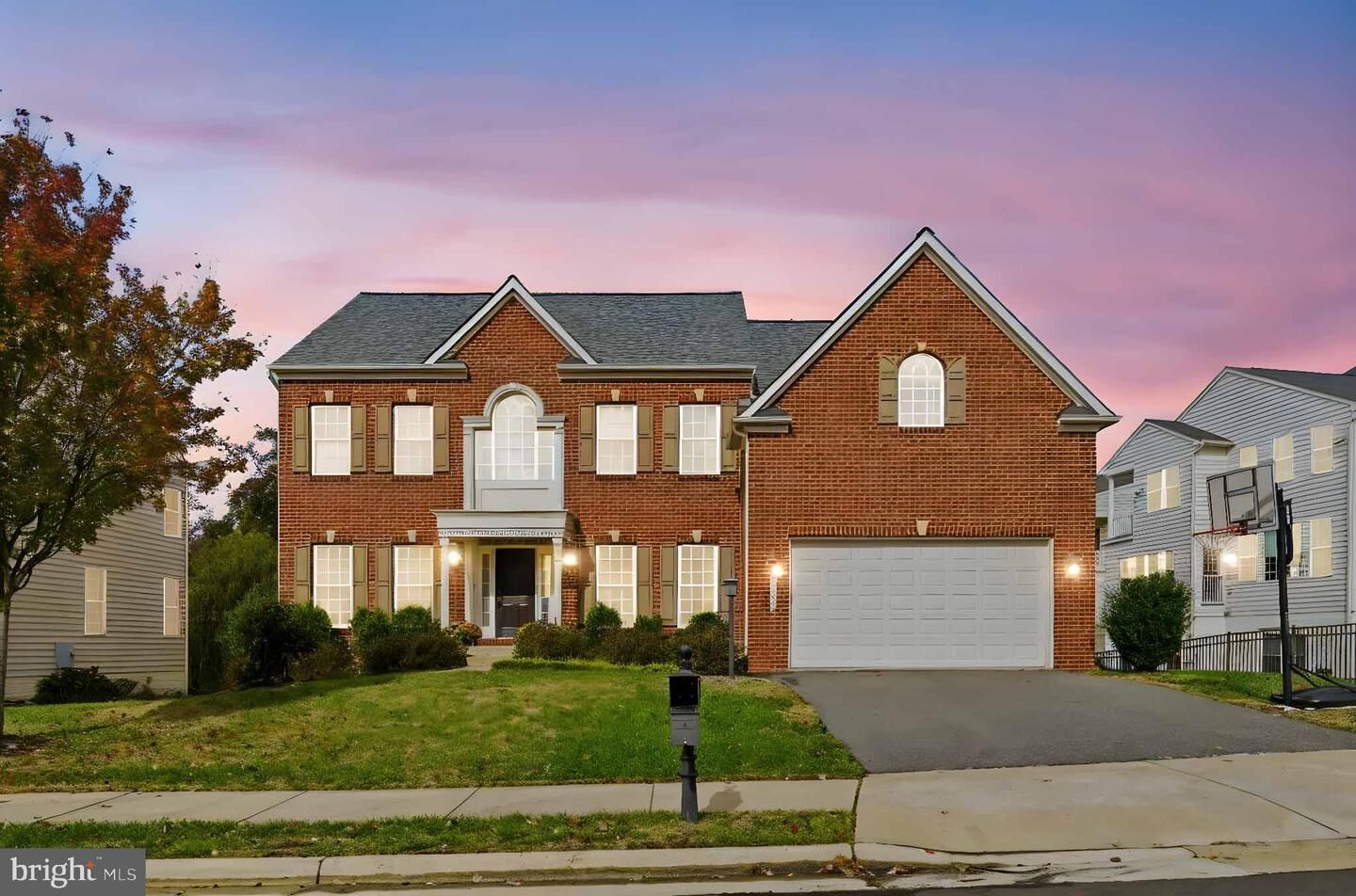 Property Photo:  41992 Holder Hill Court  VA 20105 