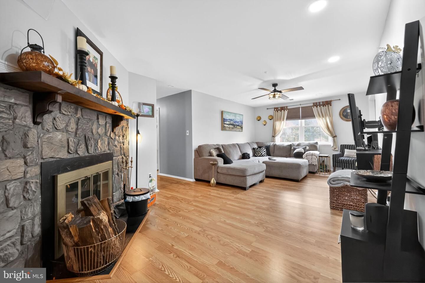 Property Photo:  8 John Hancock Bldg  NJ 08012 