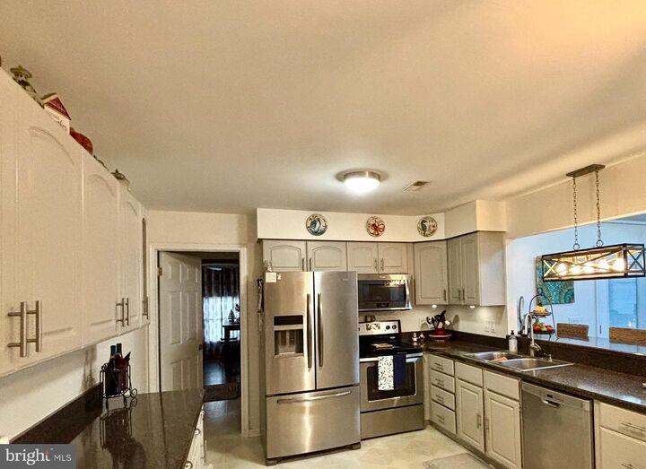 Property Photo:  6229 Ayrshire Drive  MD 21801 