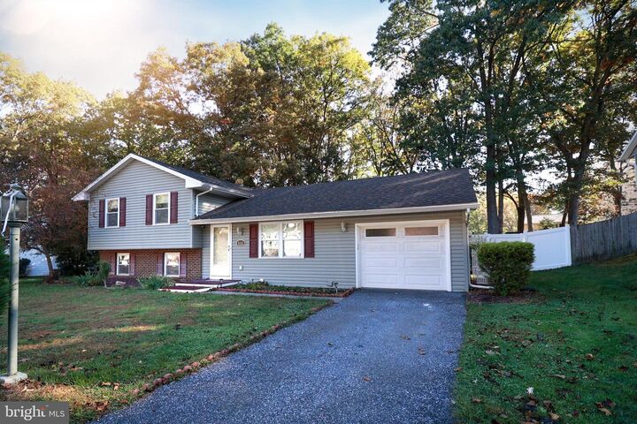 Property Photo:  5553 Edsel Street  PA 17109