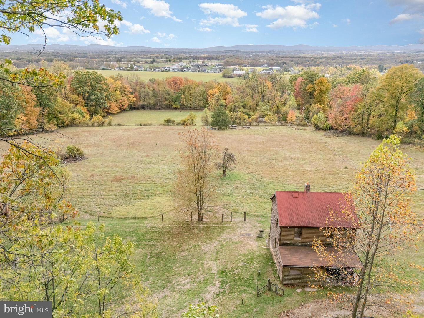 Property Photo:  122 Glendale Drive  PA 17050