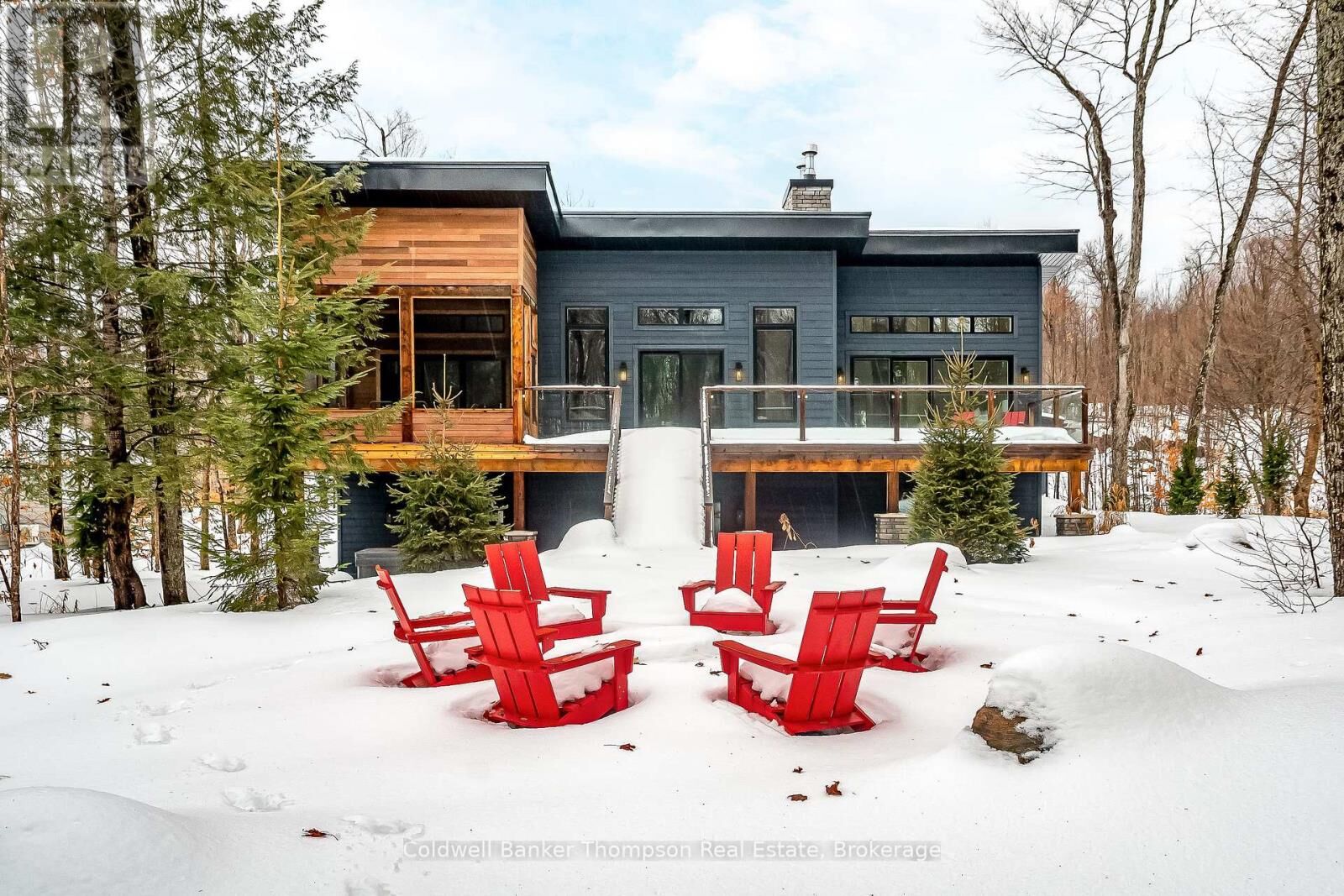 Property Photo:  10 St George'S Court  ON P1H 1B1 