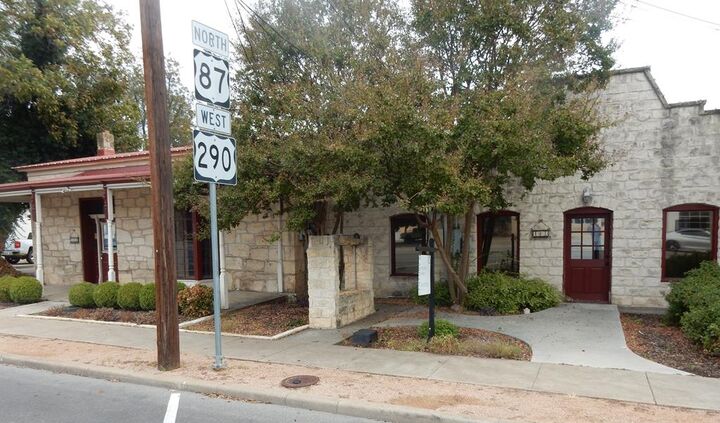 408-410 Main St  Fredericksburg TX 78624 photo