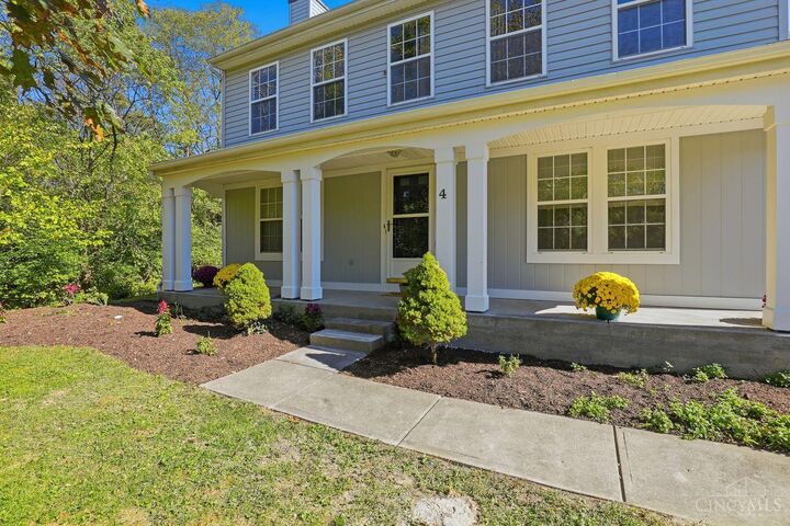 Property Photo:  4 Woods Edge Lane  OH 45102