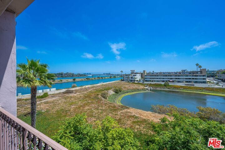 6220 Pacific Ave  Playa Del Rey CA 90293 photo