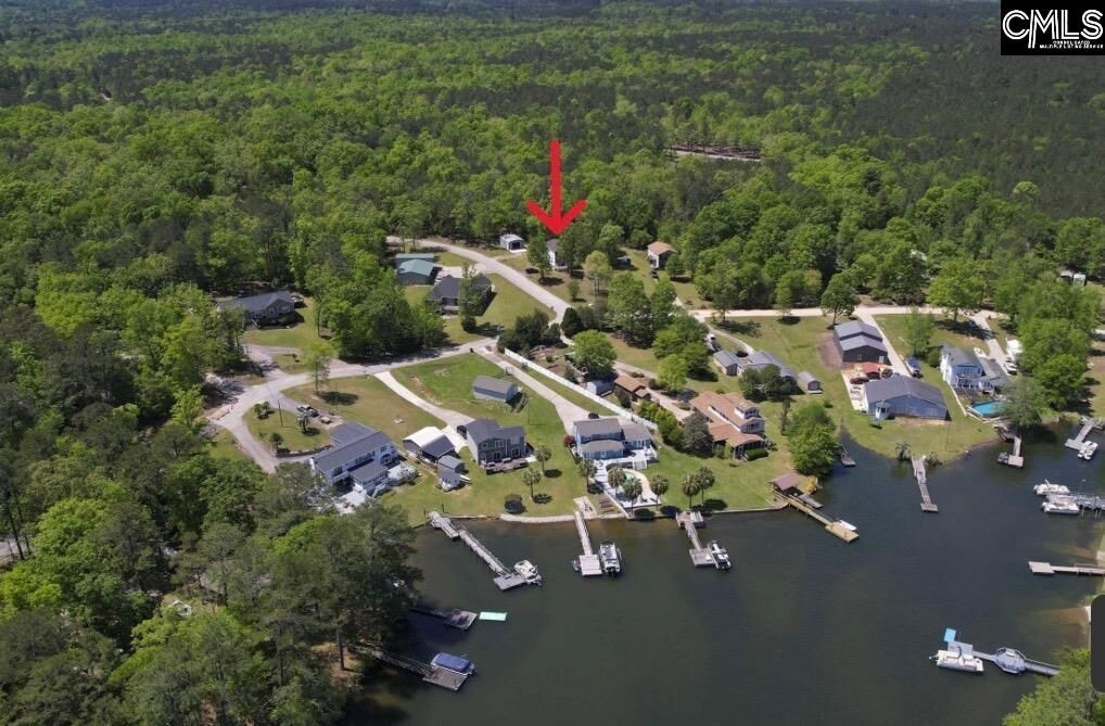 Property Photo:  305 Lakeshore Dr  SC 29070 