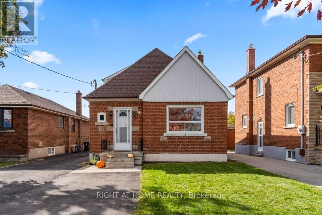 Property Photo:  16 Connie Street  ON M6L 2J1 