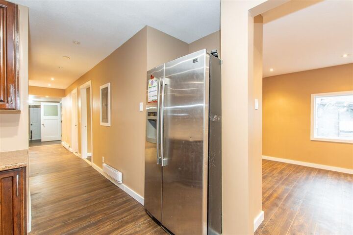 Photo de la propriété: 9485 Robson Street BC V2P 4E4