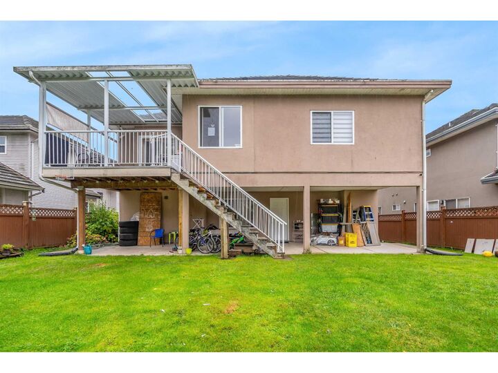 Photo de la propriété: 15089 66A Avenue BC V3S 2A4