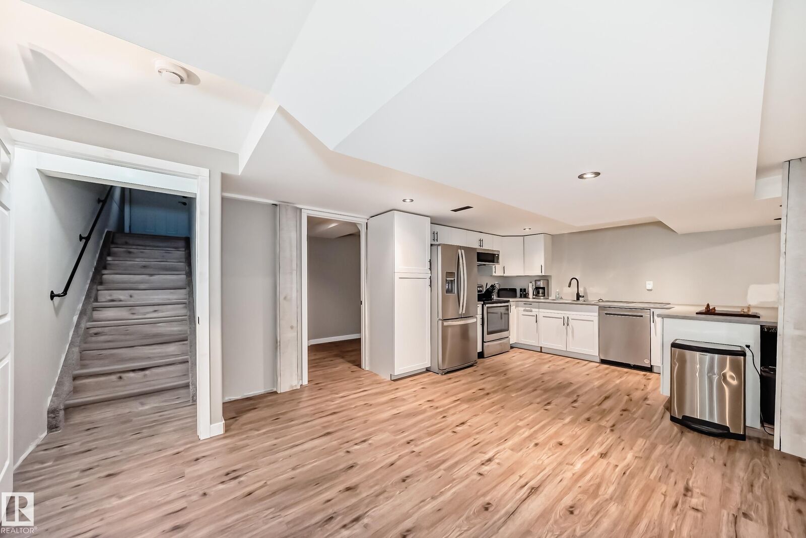 Property Photo:  103 Woodside Crescent  AB T7X 3V2 