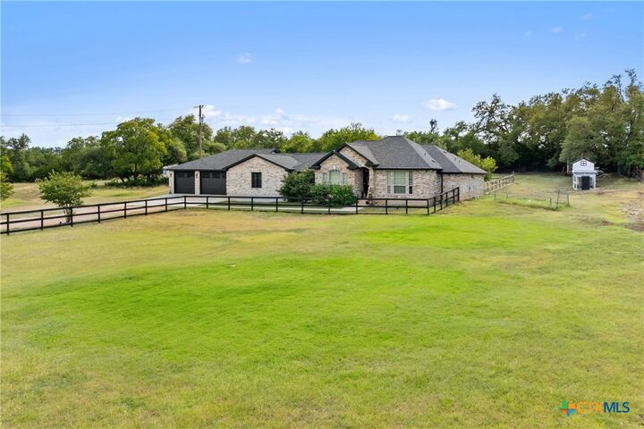 Property Photo:  213 Beauchamp Road  TX 78620 