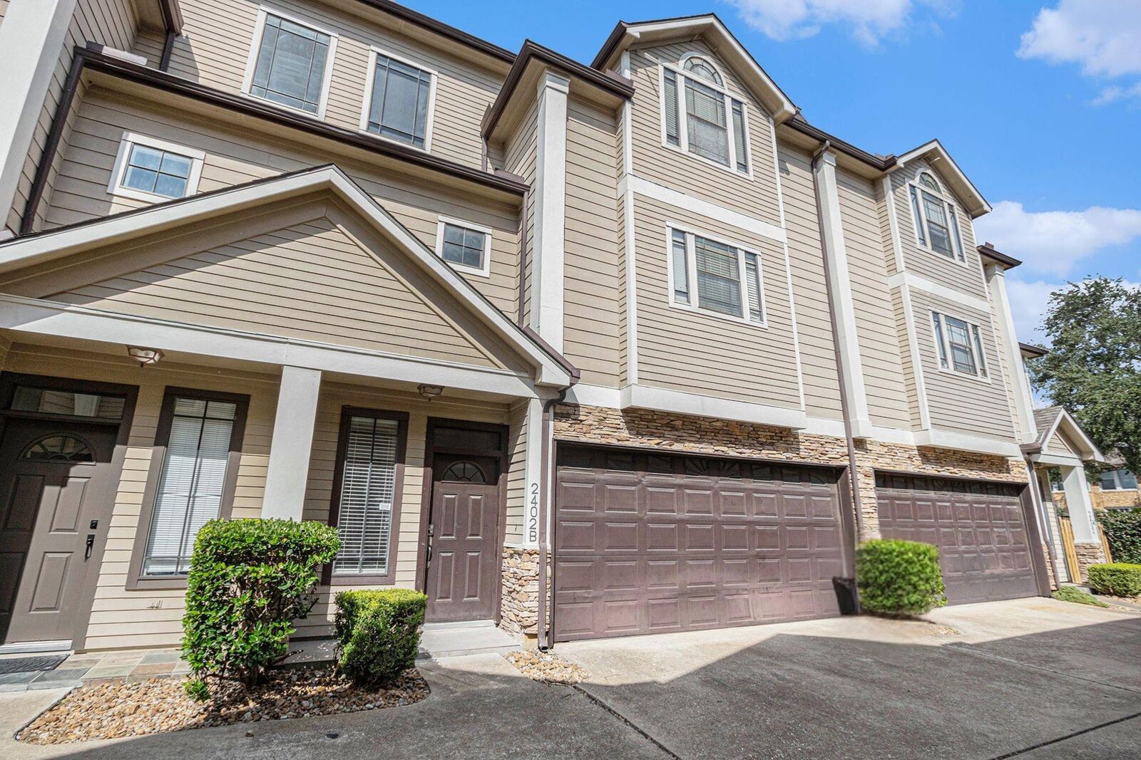 Property Photo: 2402 Calumet Street B TX 77004