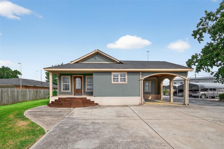 Property Photo:  16809 Market Street  TX 77530 