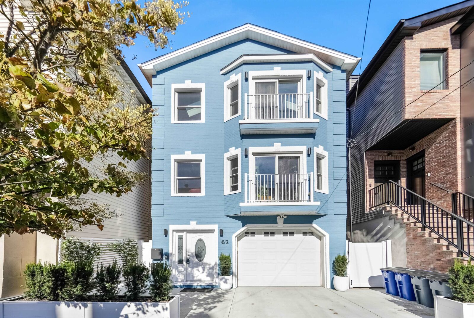 Property Photo:  62 Hutton St 2  NJ 07307 