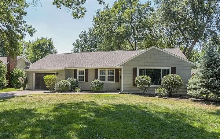 Property Photo:  2545 W 89th Street  KS 66206