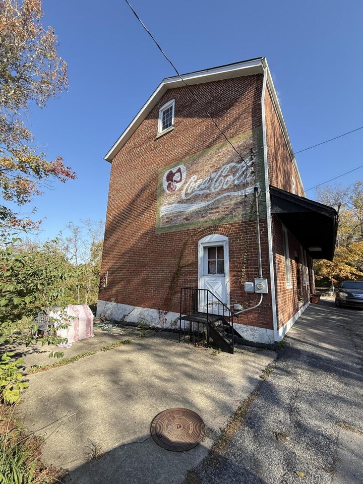Property Photo:  350 Pike Street  KY 40370