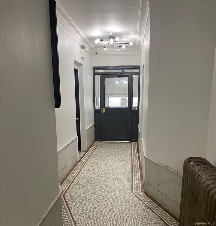 Property Photo:  1383 Plimpton Avenue 4C  NY 10452