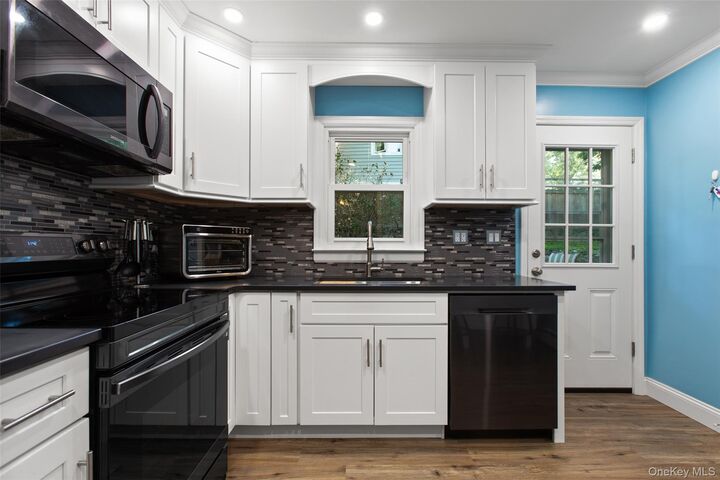 Property Photo:  5 High Street  NY 10507