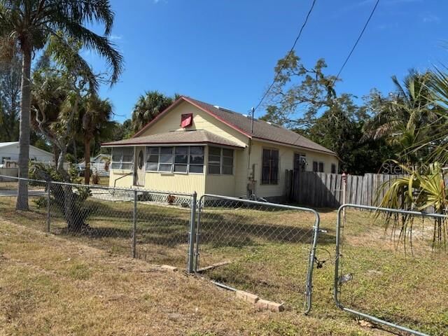 Property Photo:  2406 10th Street W  FL 34205