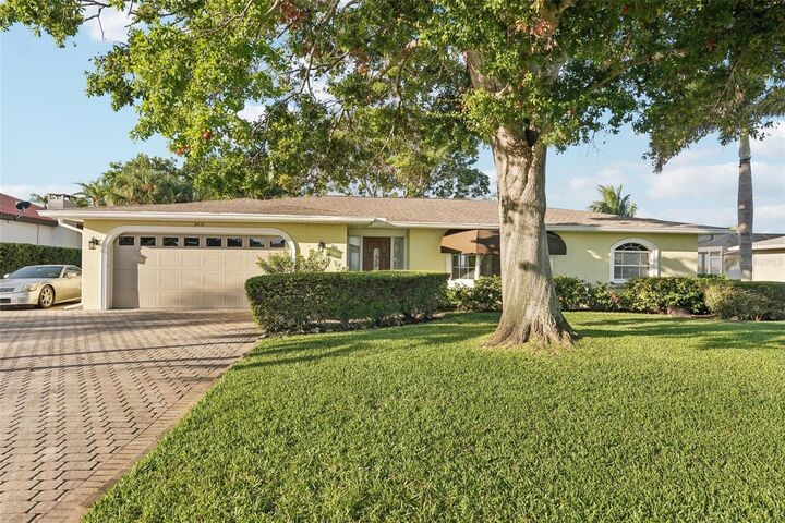 2816 Bay Drive  Bradenton FL 34207 photo