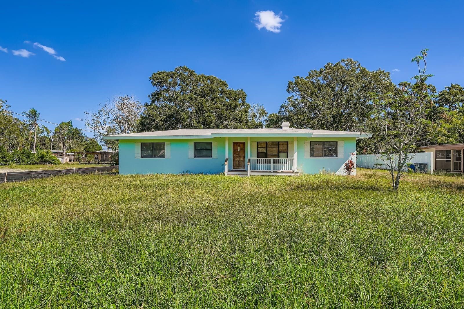 Property Photo:  421 Shore Drive E  FL 34677 