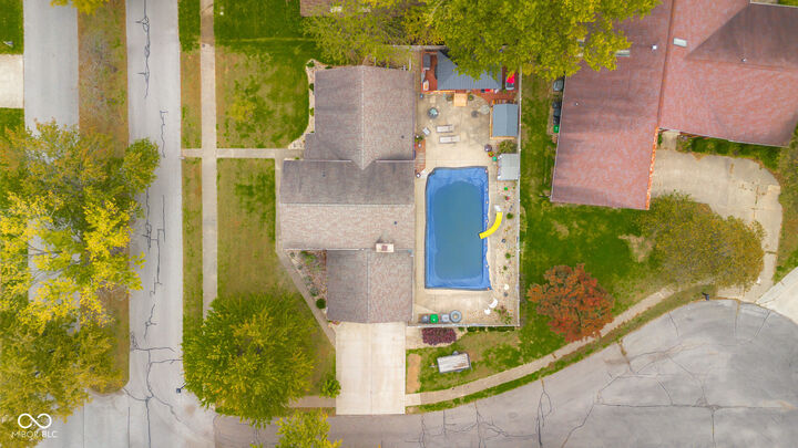 Property Photo:  1031 Parkside Drive  IN 47203